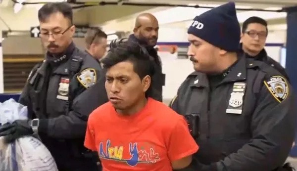 Metroda korkunç saldırı: Bir kadın feci şekilde can verdi